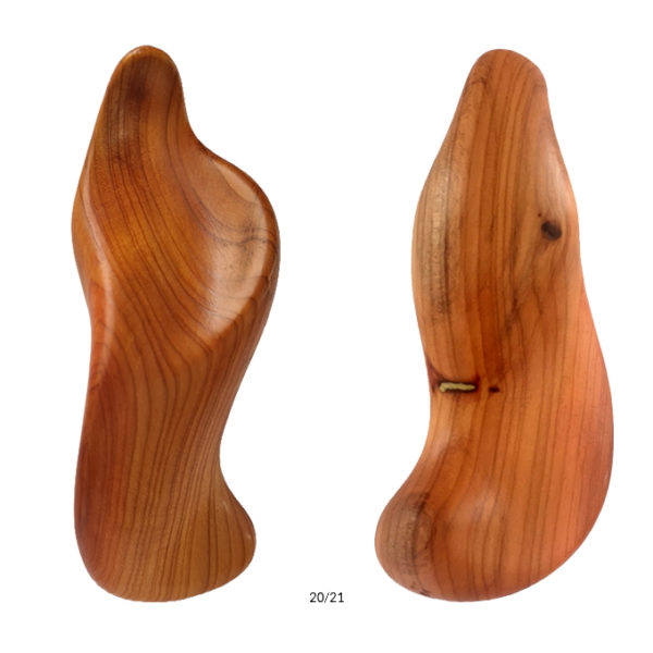 front-and-back-image-of-the-reproduction-mary-limited-edition-number-20/21-carved-in-centenary-brock-wood